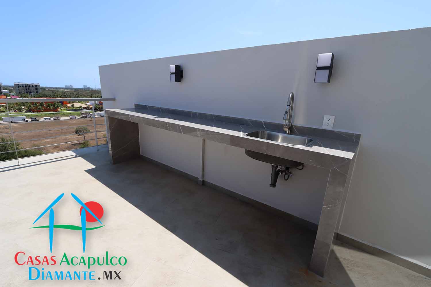 The One Life PH Lateral - Roof garden 4